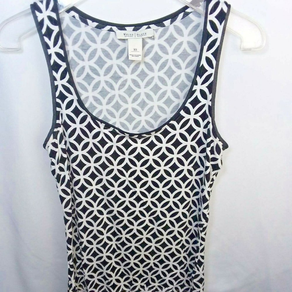 WHITE HOUSE BLACK MARKET  Black White Patterned Tank Top